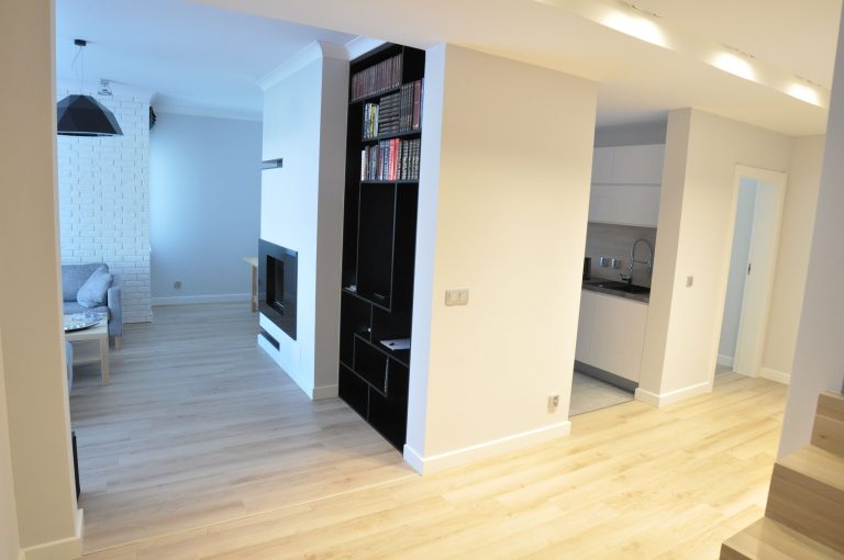 wykończenie mieszkania Szczecin, panele podłogowe, zabudowa g-k