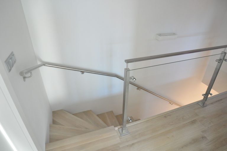 panele na schodach - montaż, układanie Szczecin