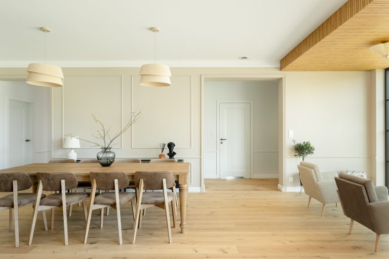 Remont domu jednorodzinnego - jadalnia - Petrohouse